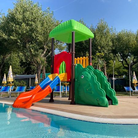 Camping Parco Capraro Лідо-ді-Єзоло Екстер'єр фото