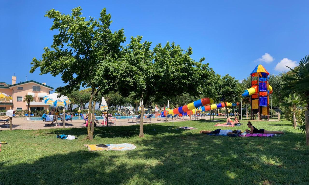 Camping Parco Capraro Лідо-ді-Єзоло Екстер'єр фото