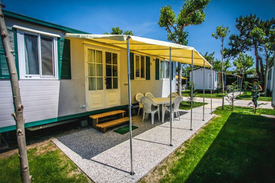 Camping Parco Capraro Лідо-ді-Єзоло Номер фото