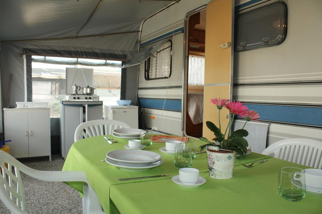 Camping Parco Capraro Лідо-ді-Єзоло Номер фото